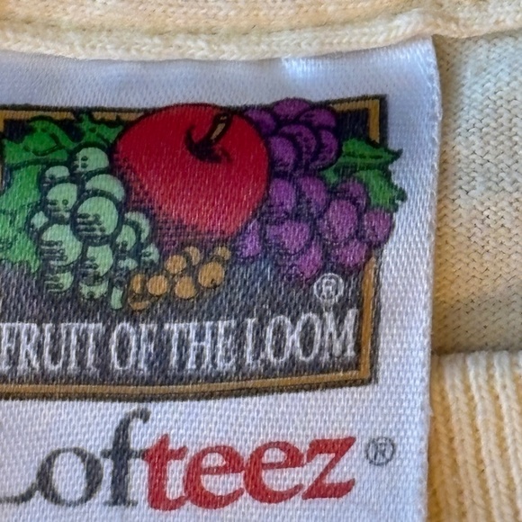 Alpha Omicron Pi Vintage 2000 Leadership Institute T-Shirt with Misspelled Word - Picture 6 of 10